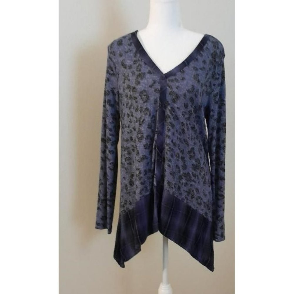 One World Women's Boutique Top Size M